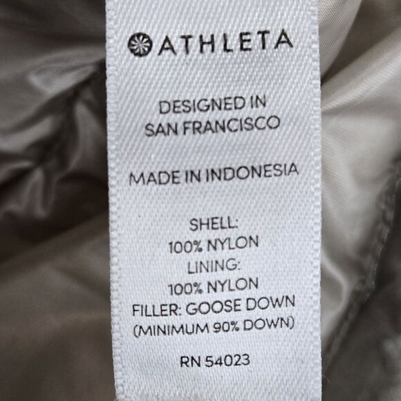 Athleta Banner Peak Goose Down Jacket Womens Small Dove Gray Beige Thumbholes - Picture 7 of 12